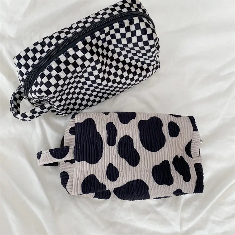 checkered-woven-pouch (4)